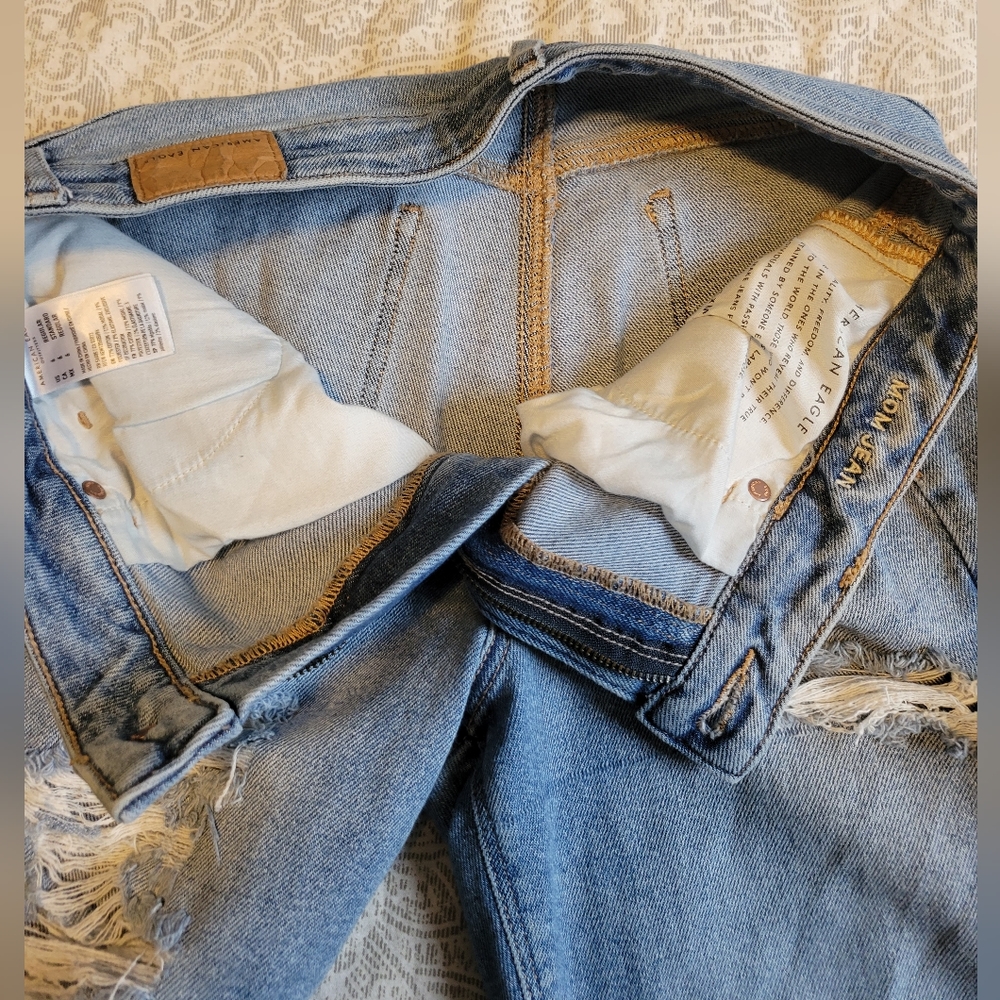 American Eagle Mom Jeans - Picture 6 of 9